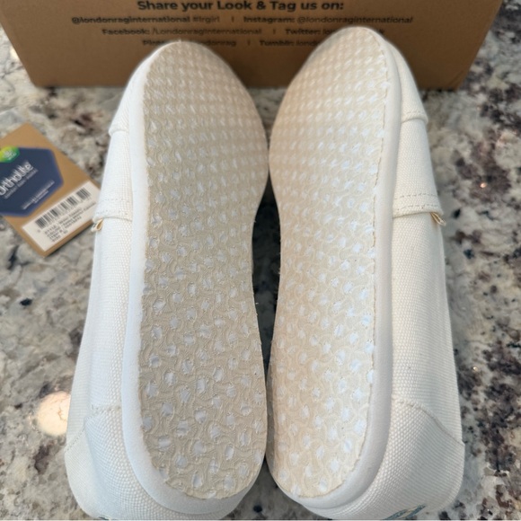 Tom's Women White Canvas 10 - Picture 3 of 9